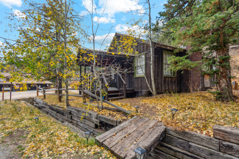 Blue Spruce Cabin Exterior